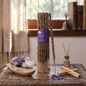 Incienso Sagrada Madre Palo Santo - Violetas (Unidad)